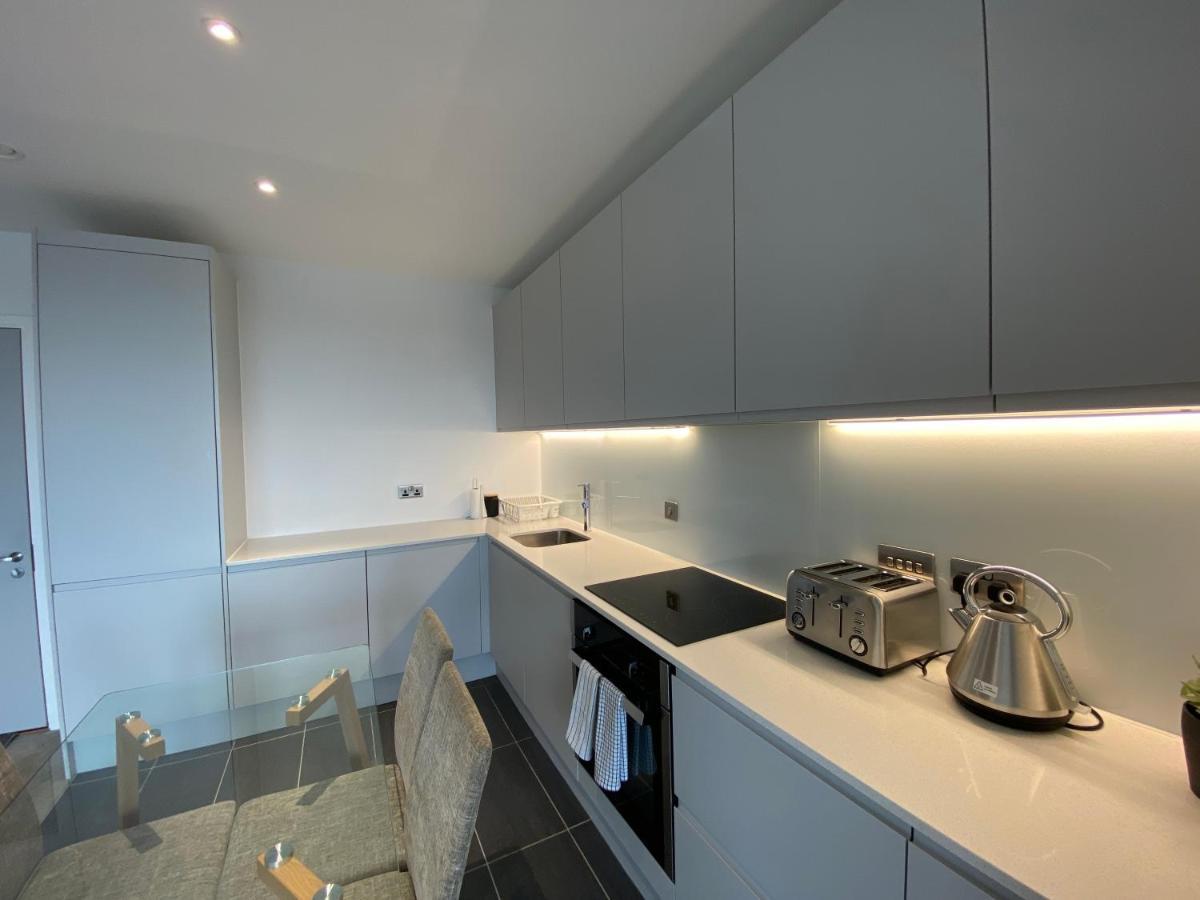 Modern 2 Bedroom Central