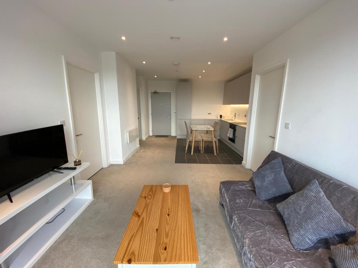 Apartment Modern 2 Bedroom Central *