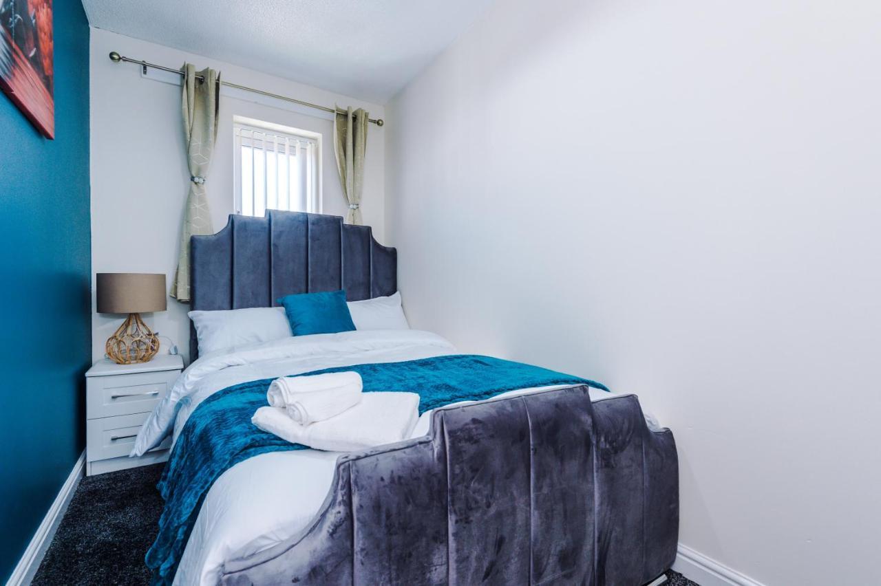 Holiday home Stylish 4 Bedroom Close To City Centre