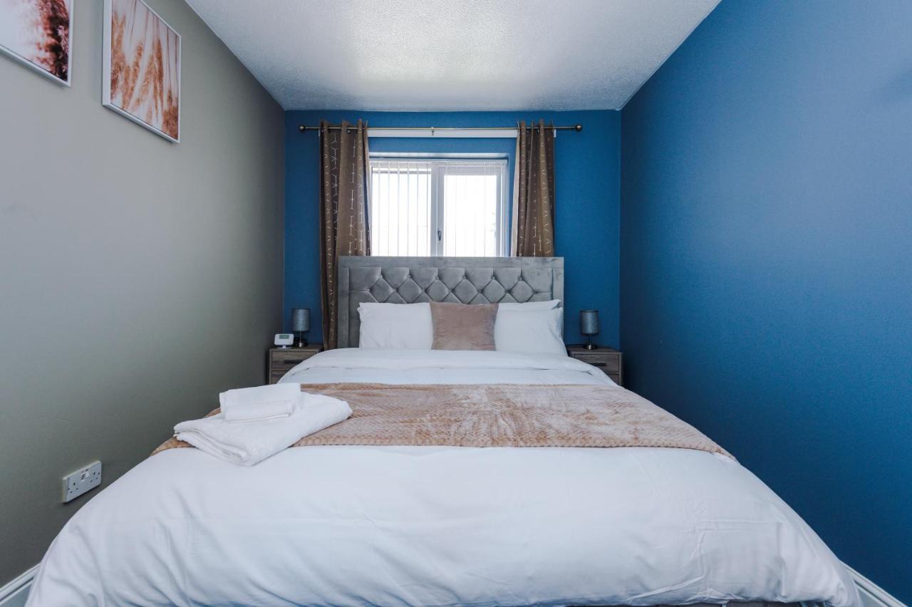 Stylish 4 Bedroom Close To City Centre