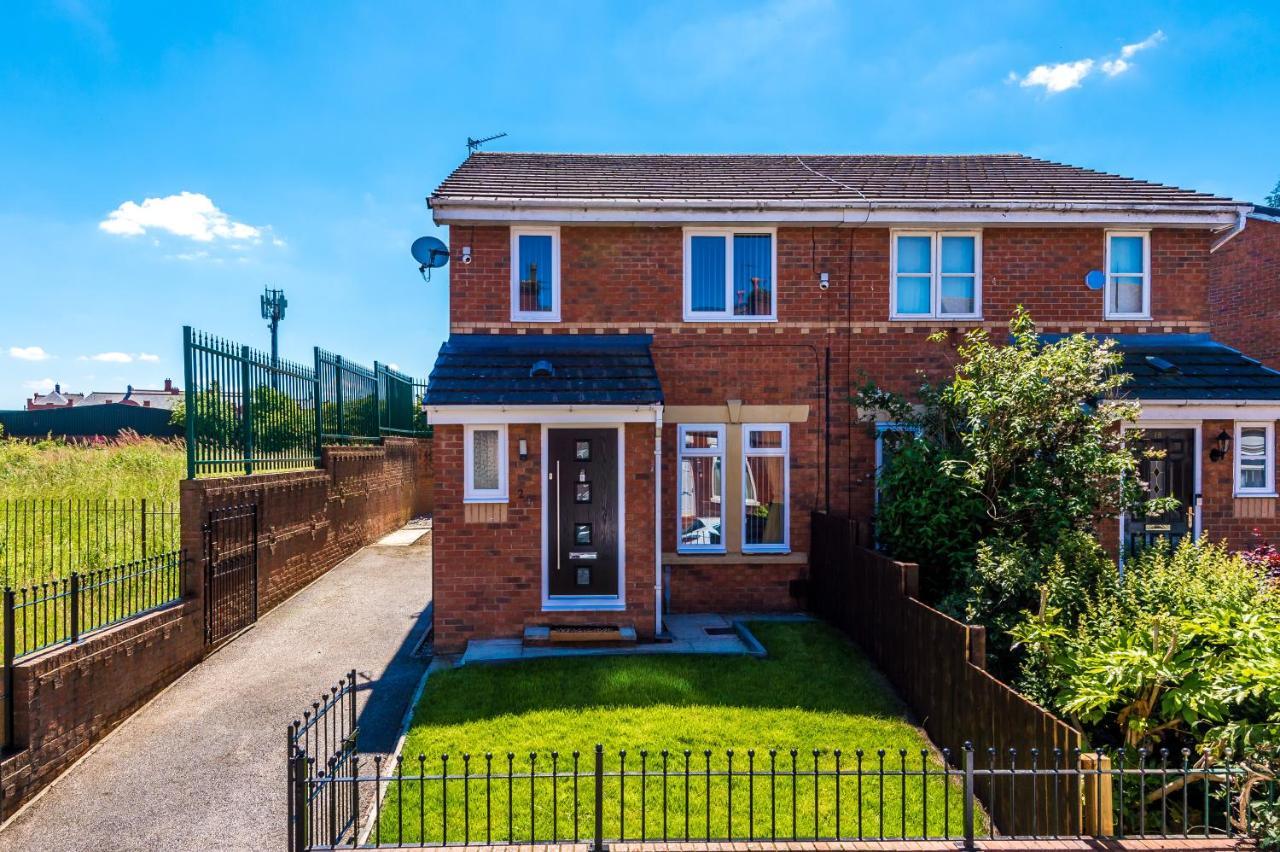 Holiday home Stylish 4 Bedroom Close To City Centre *