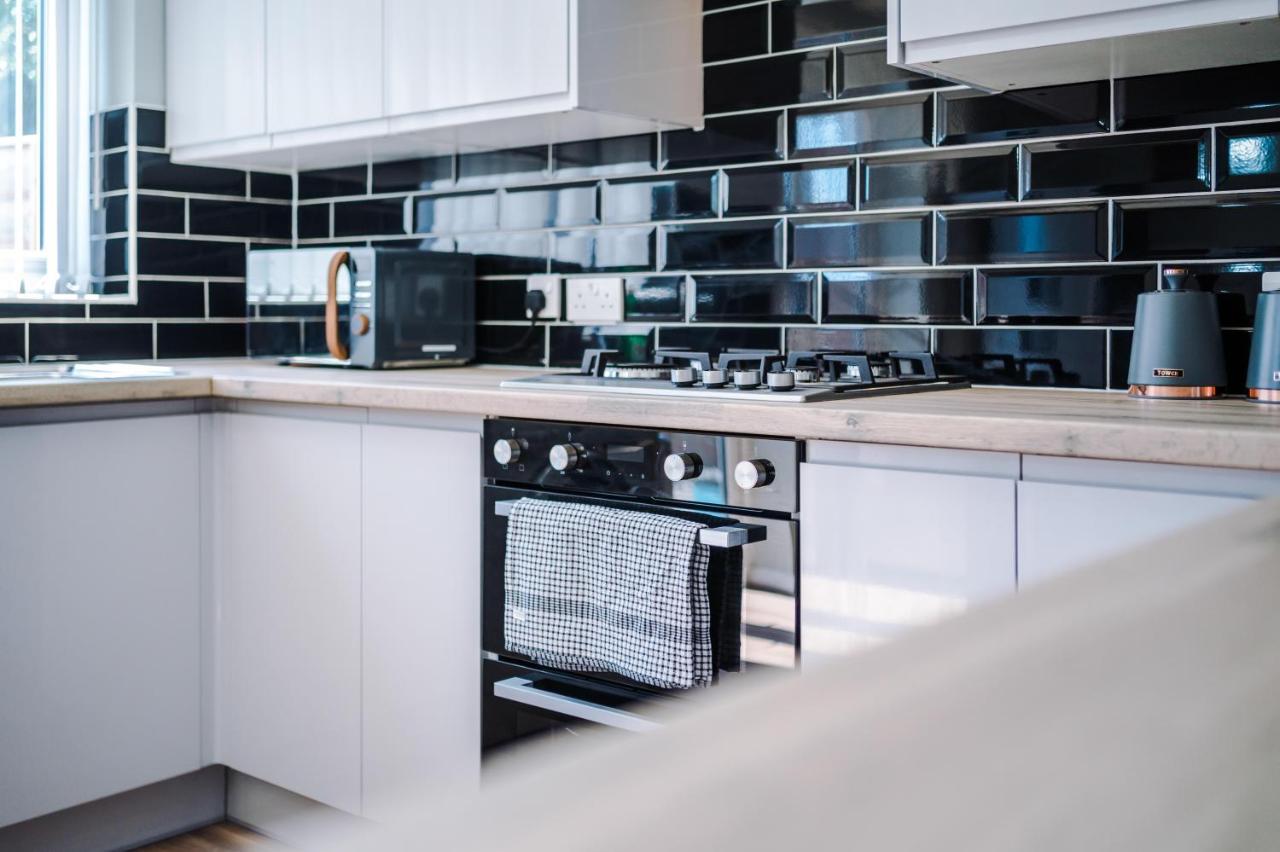 Stylish 4 Bedroom Close To City Centre Holiday home *