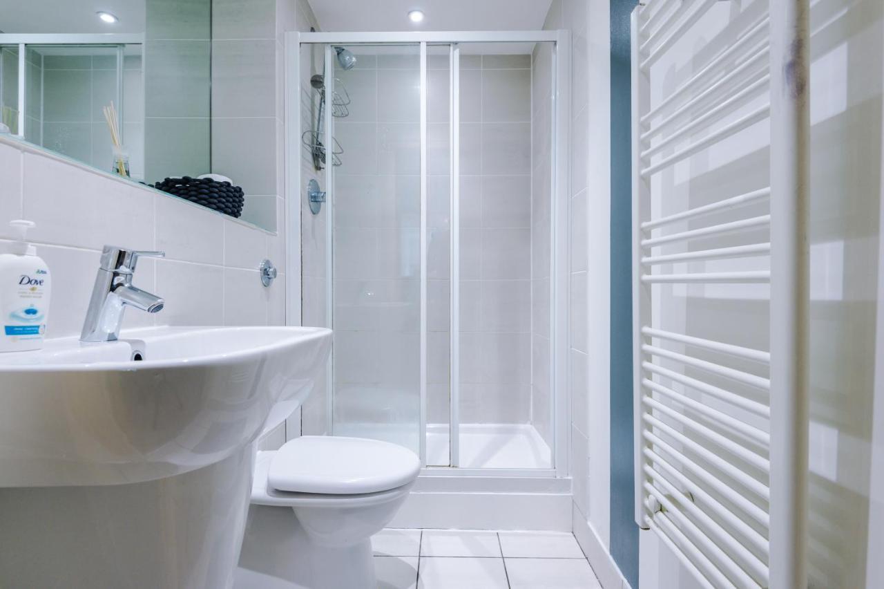 Apartment Spacious - Sleeps 9 *