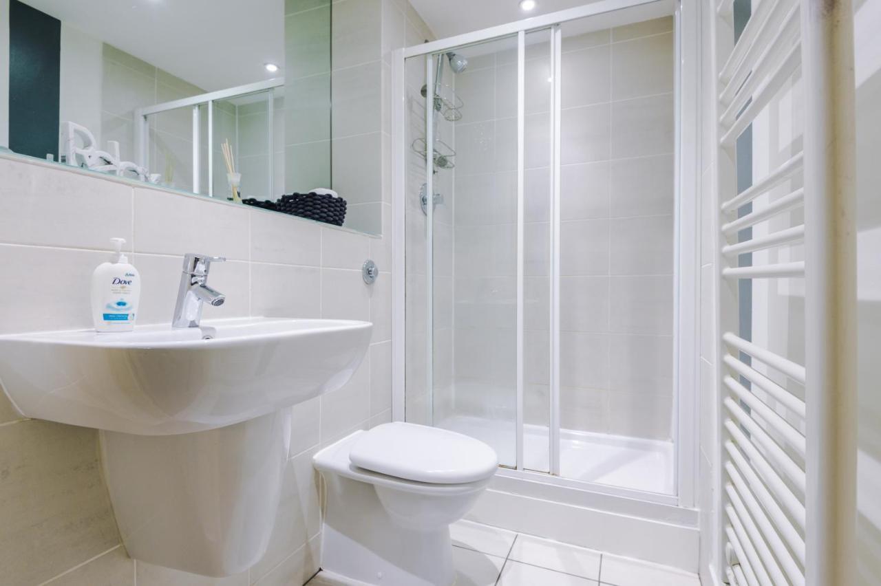 Spacious - Sleeps 9 Apartment