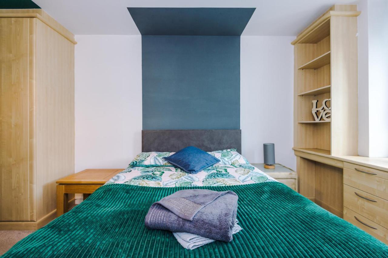 Apartment Spacious - Sleeps 9