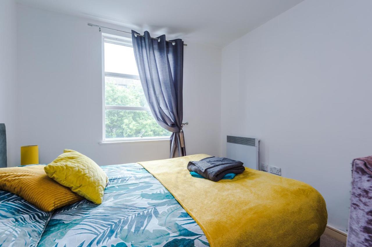Spacious - Sleeps 9 Apartment *
