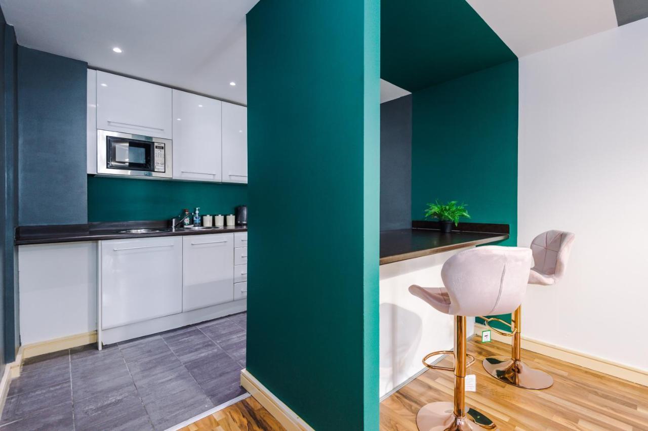 Spacious - Sleeps 9 *
