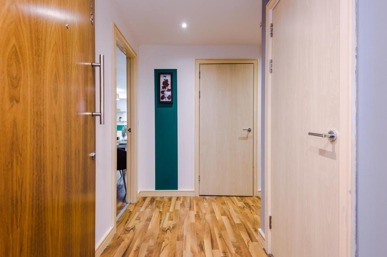 Spacious - Sleeps 9