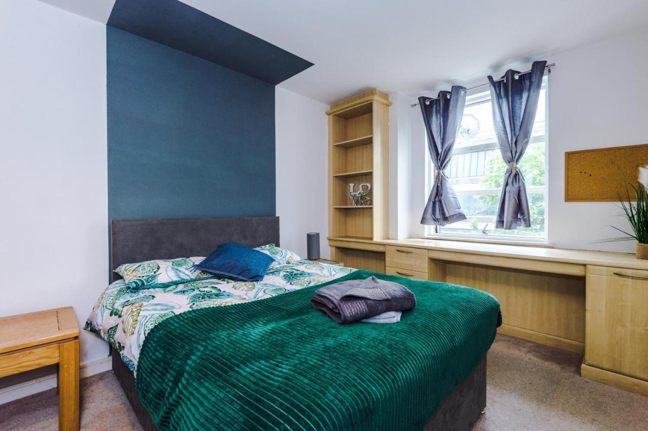 Spacious - Sleeps 9 Apartment