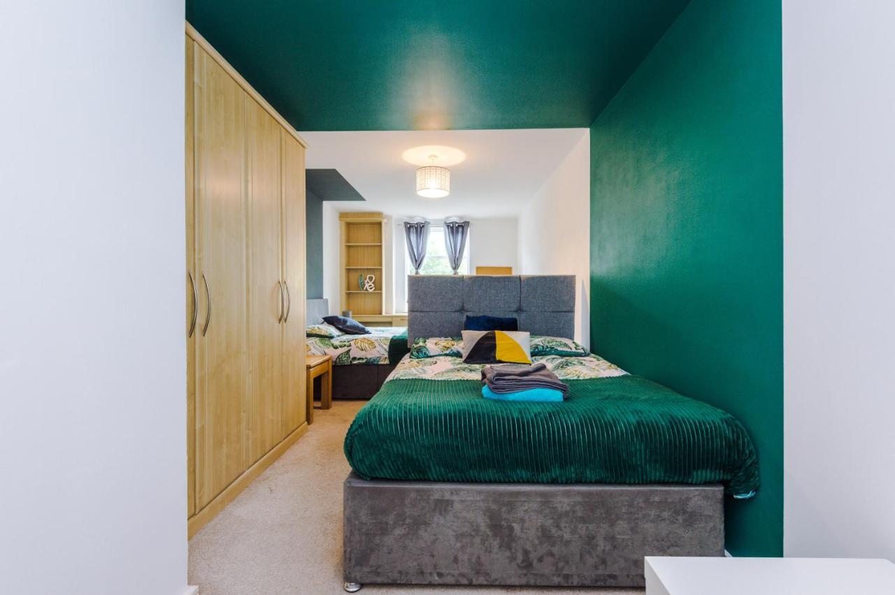 Spacious - Sleeps 9