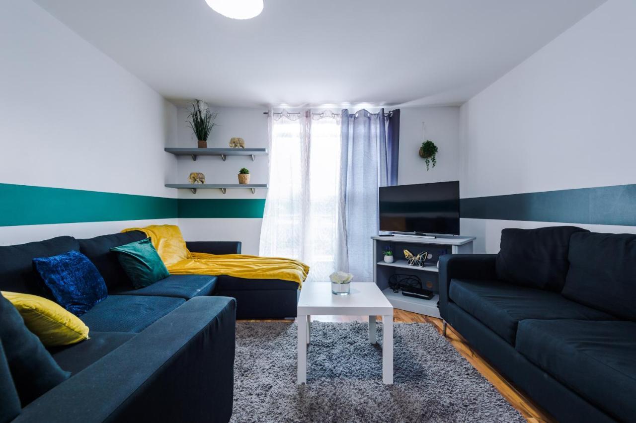 Apartment Spacious - Sleeps 9 Manchester