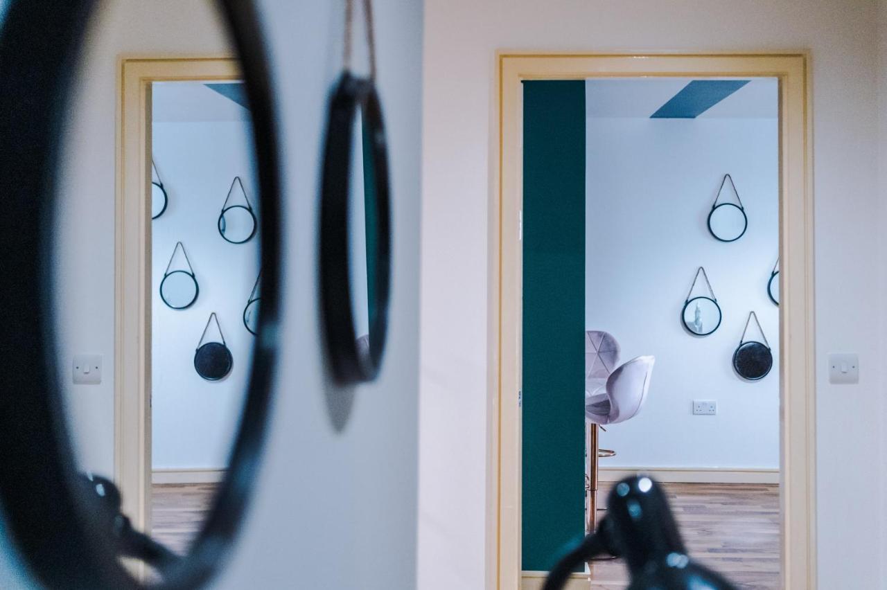 Spacious - Sleeps 9 Manchester