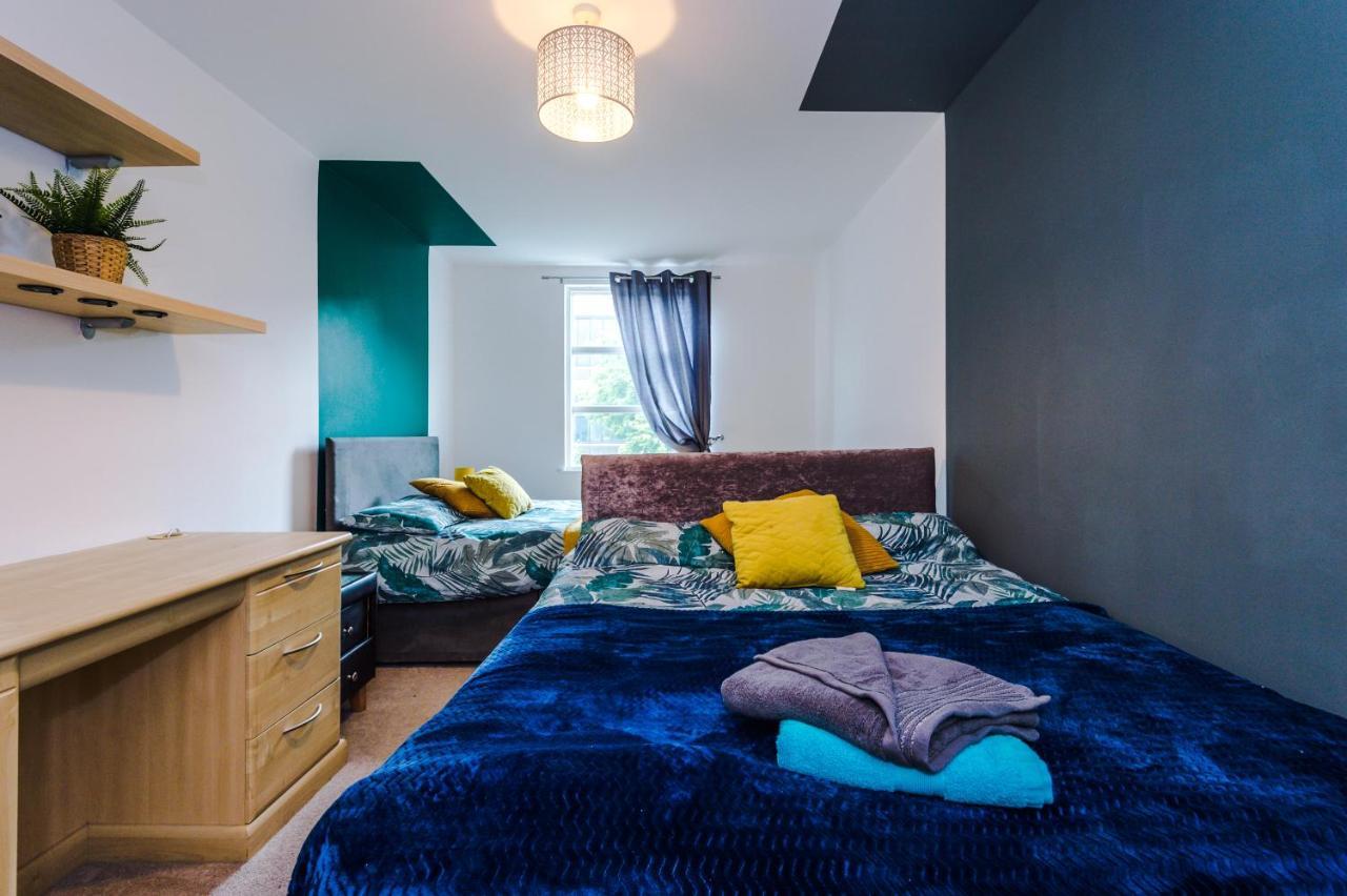Spacious - Sleeps 9 Apartment *