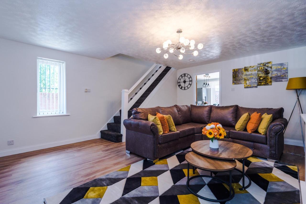 Holiday home Stylish 4 Bedroom Close To City Centre Manchester