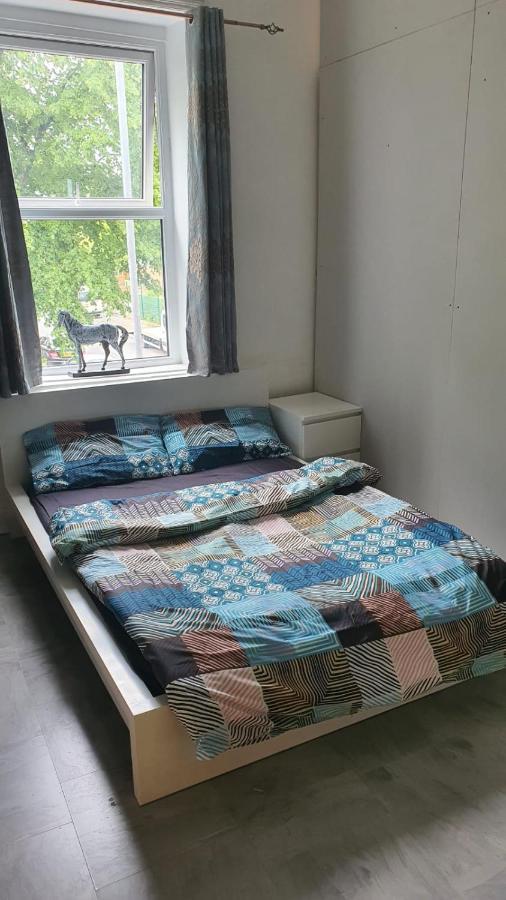Guest house Monarch House *