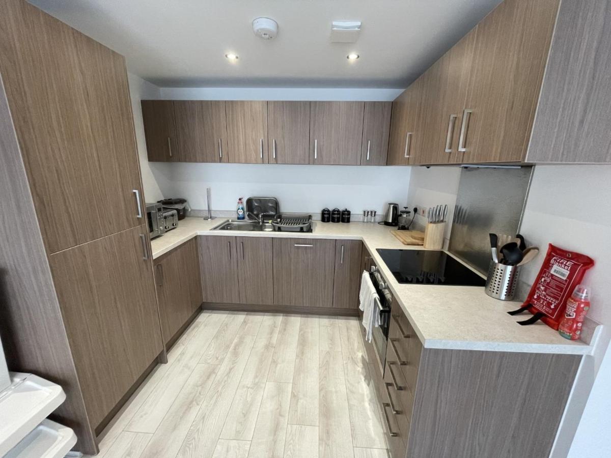 Appartement Superb 1 Bed - 3 Min To Tram - Free On Site Parking - Sleeps 3 *