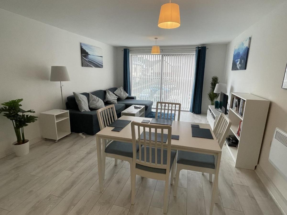 Superb 1 Bed - 3 Min To Tram - Free On Site Parking - Sleeps 3