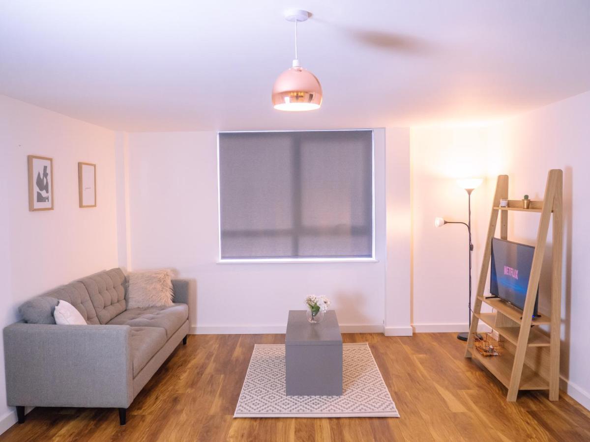Apartment Modern Two Bed Near Stadium *