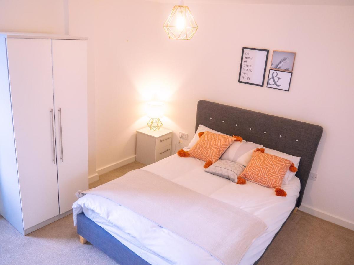 Apartment Modern Two Bed Near Stadium