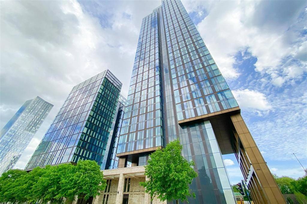 Luxury 2 Bedroom Centre *