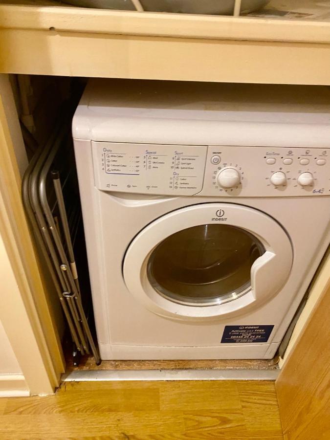 Ladywell Apartment *
