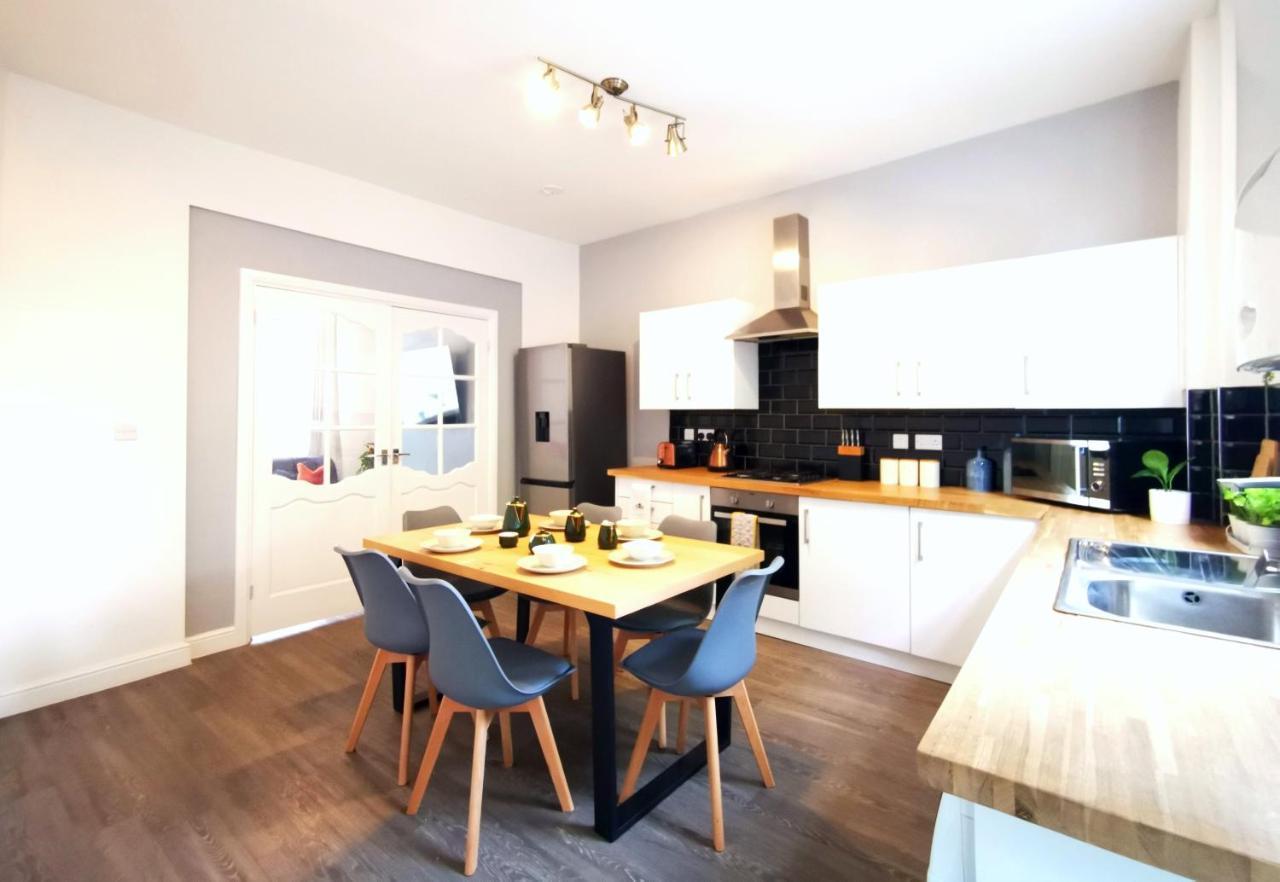 The Mellor - Holiday Home With Free Parking 15 Minutes To Manchester City Centre & Coop Live Arena