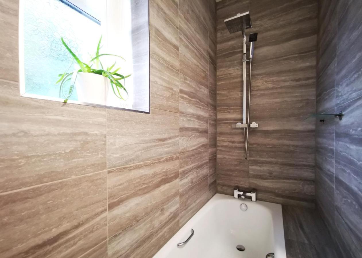 The Mellor - Holiday Home With Free Parking 15 Minutes To Manchester City Centre & Coop Live Arena Vakantiehuis