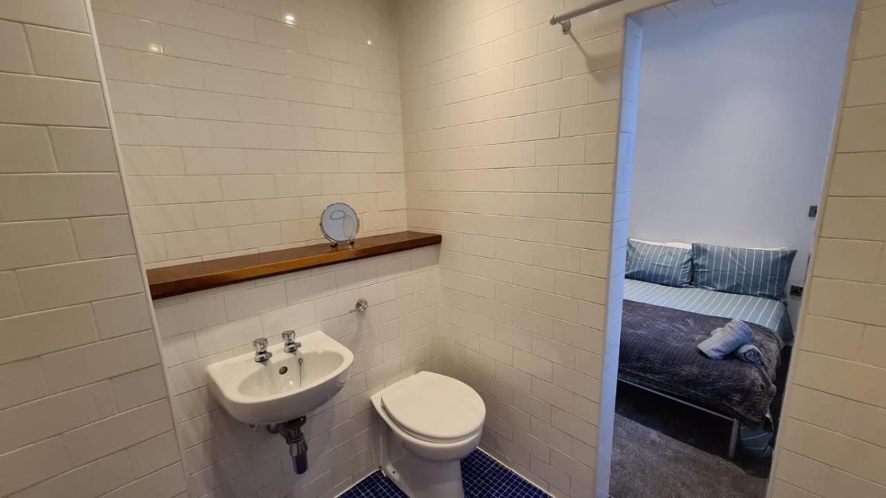 Spacious, Bright And Airy Centre Flat. Unique Converted Mill. Appartement Manchester