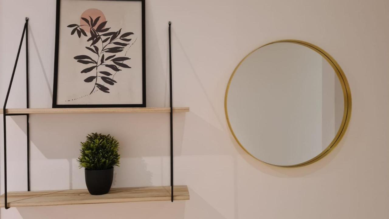 Spacious, Bright And Airy Centre Flat. Unique Converted Mill. Manchester