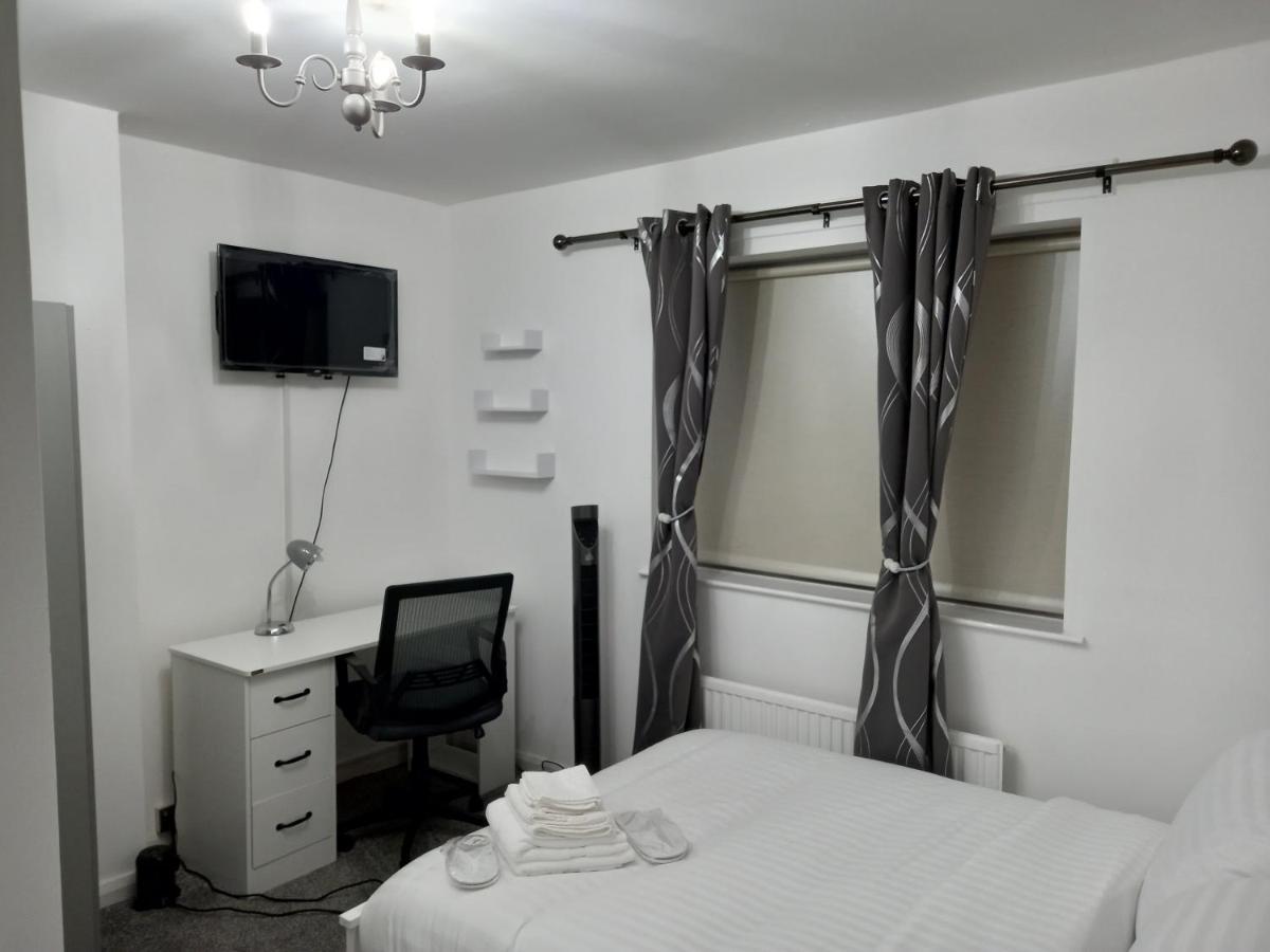 Garswood Road House Homestay *