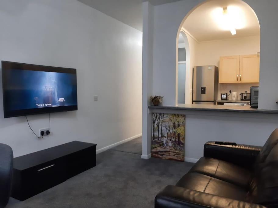 Appartement Entire Rental, Easy Reach To Etihad Stadium Manchester