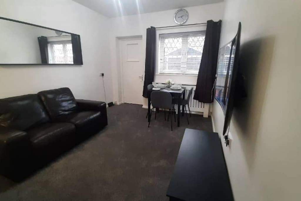 Entire Rental, Easy Reach To Etihad Stadium Appartement *