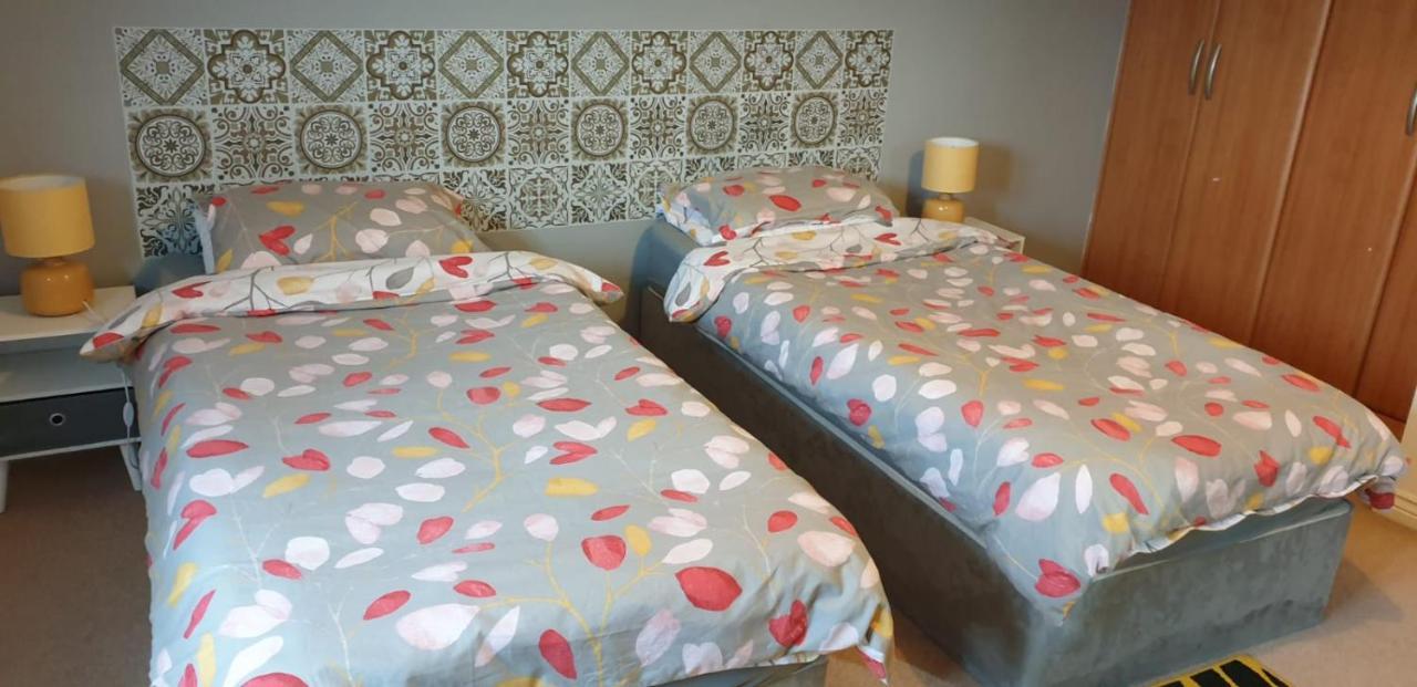 Queens Rooms, A Perfect Stay, Next To Shopping Parks And Central * Manchester