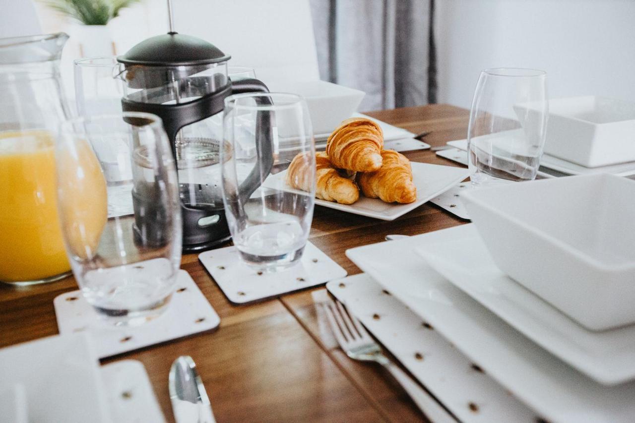 1 Mile To Etihad Stadium & Coop Arena, Free Parking, 7 Ppl Holiday home *