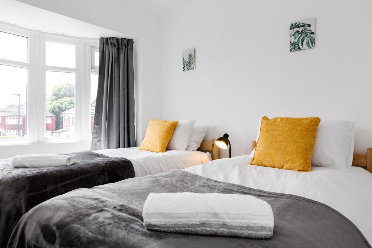 1 Mile To Etihad Stadium & Coop Arena, Free Parking, 7 Ppl Holiday home Manchester