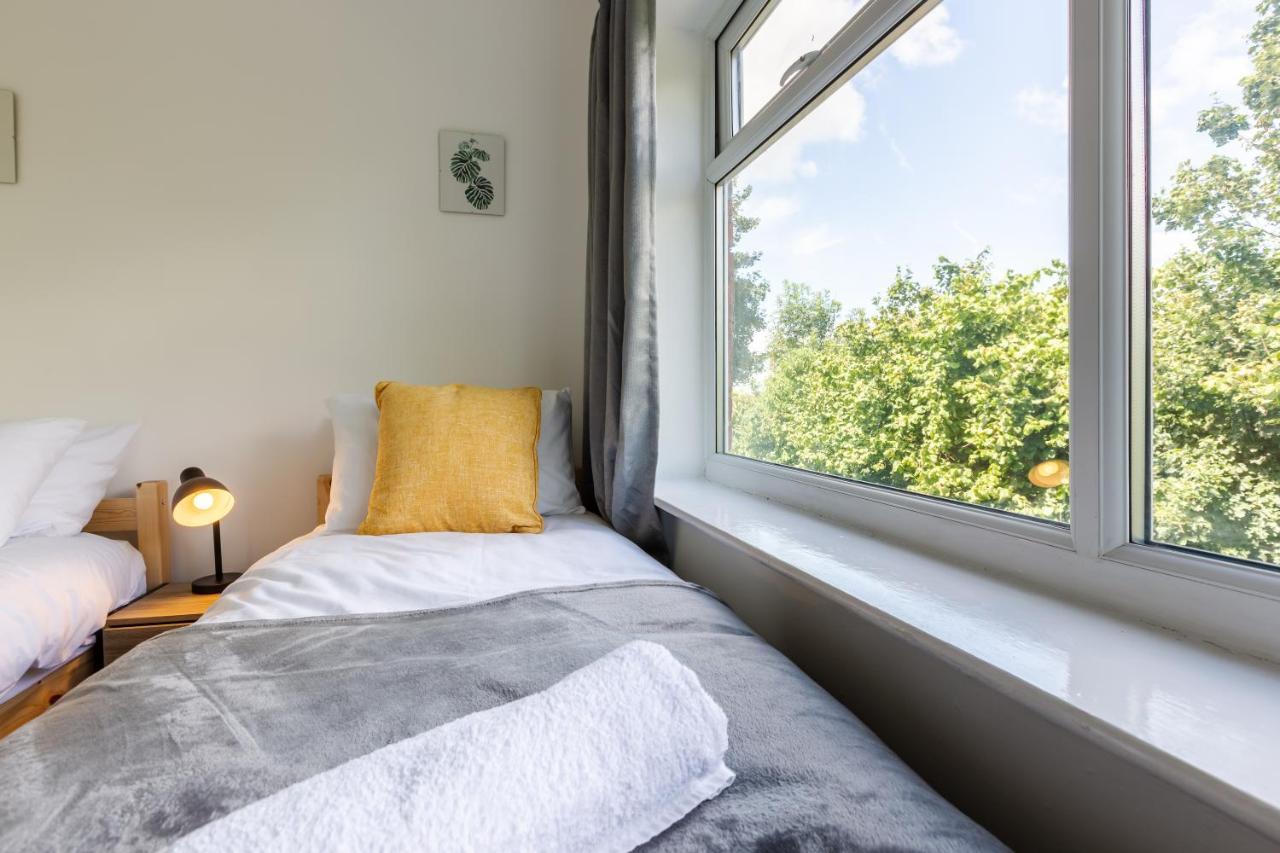 1 Mile To Etihad Stadium & Coop Arena, Free Parking, 7 Ppl * Manchester
