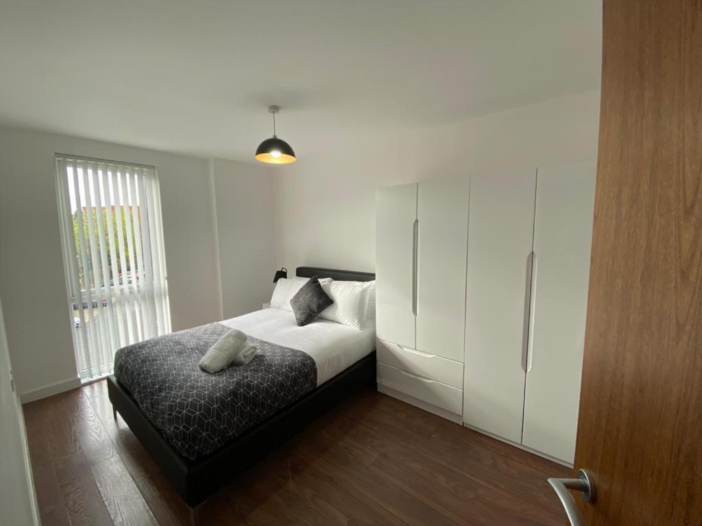 3 Bed Central *free Parking On Site*