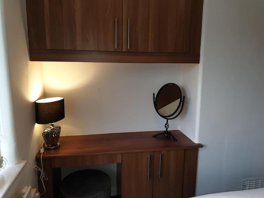 Cheerful 3 Bedroom House With Spacious Garden * Manchester
