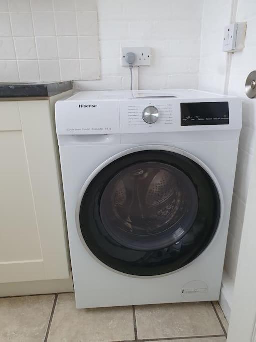 Holiday home Cheerful 3 Bedroom House With Spacious Garden *