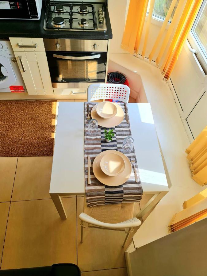 Full Flat-g Floor-private Kitchen/bathroom-parking *