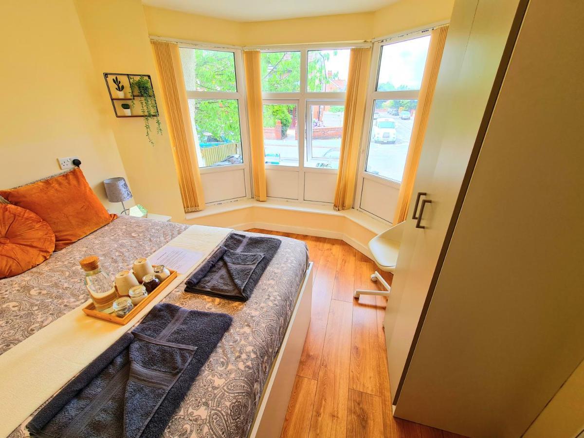 Full Flat-g Floor-private Kitchen/bathroom-parking *