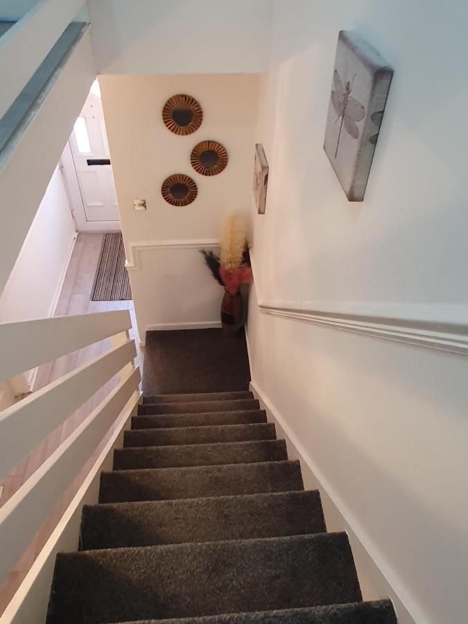 Bv Luxury Spacious 3 Bedroom House At Isaac Close Vakantiehuis