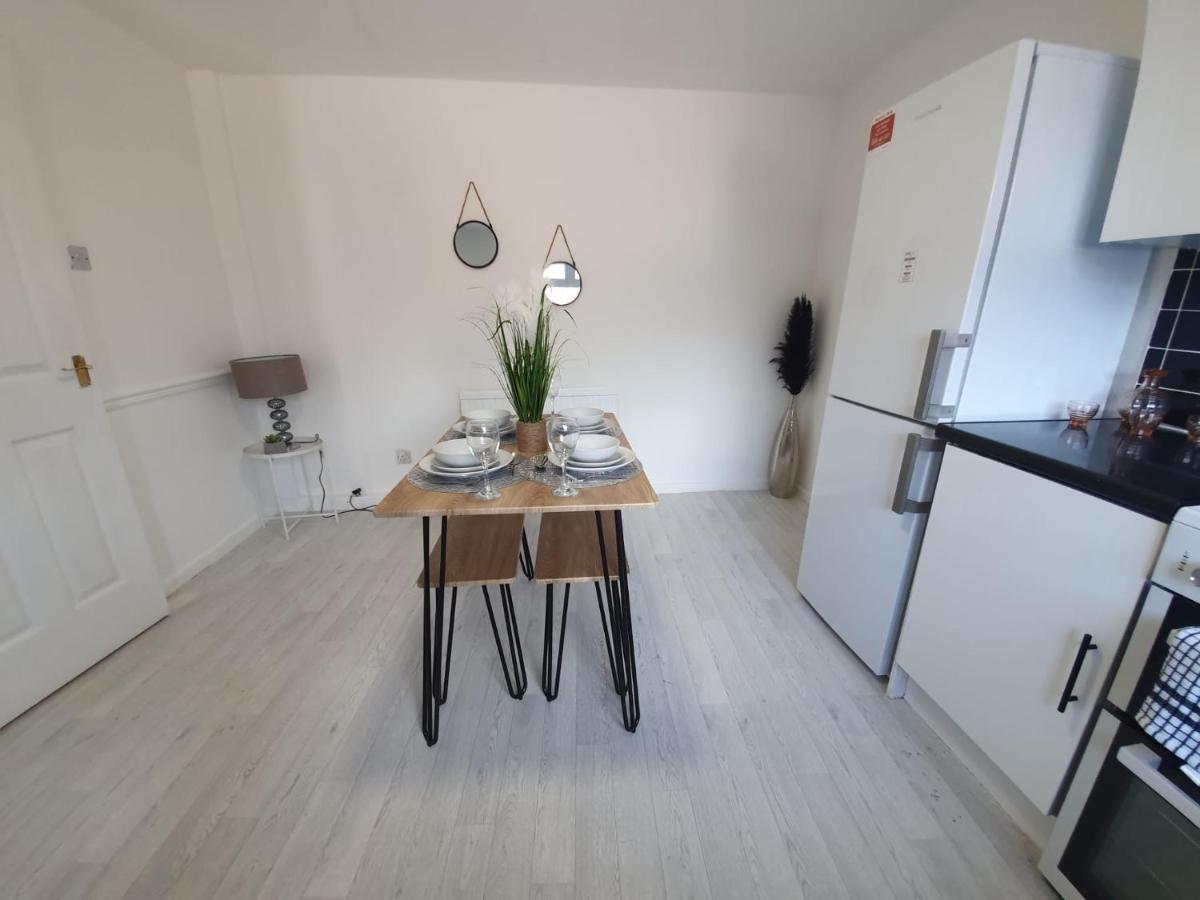 Bv Luxury Spacious 3 Bedroom House At Isaac Close