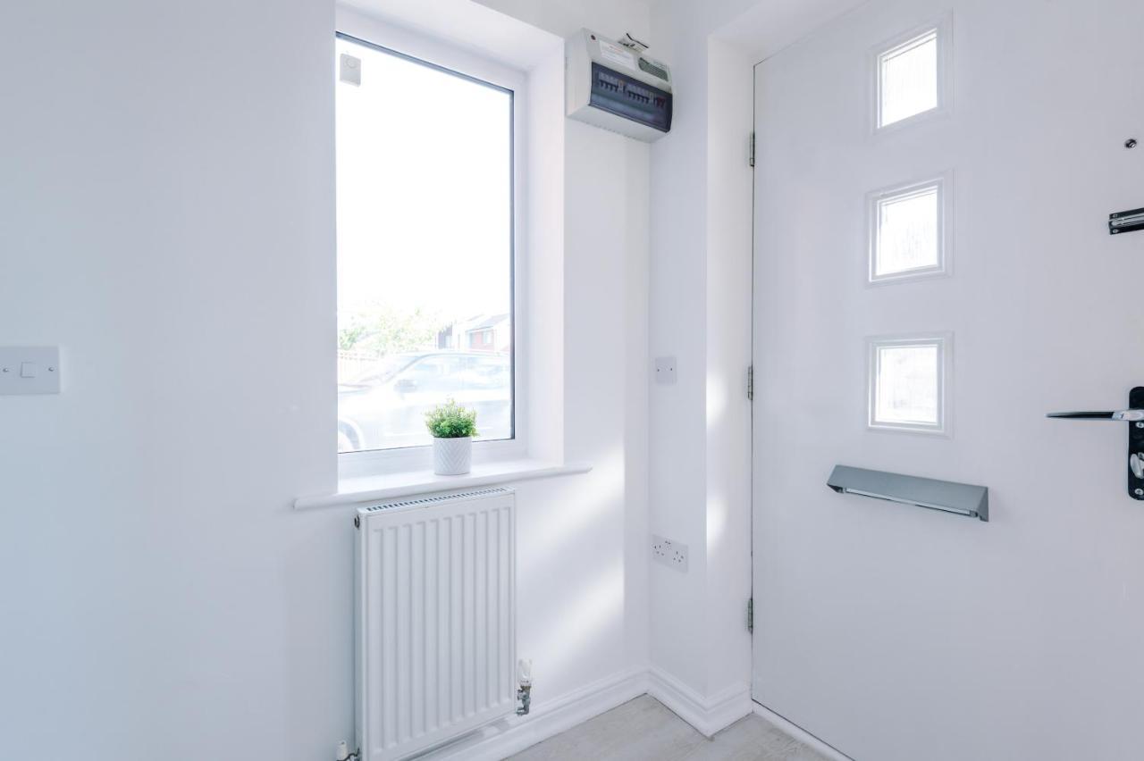 5 Bedroom House Hosted By Mcr Dens Holiday home Manchester