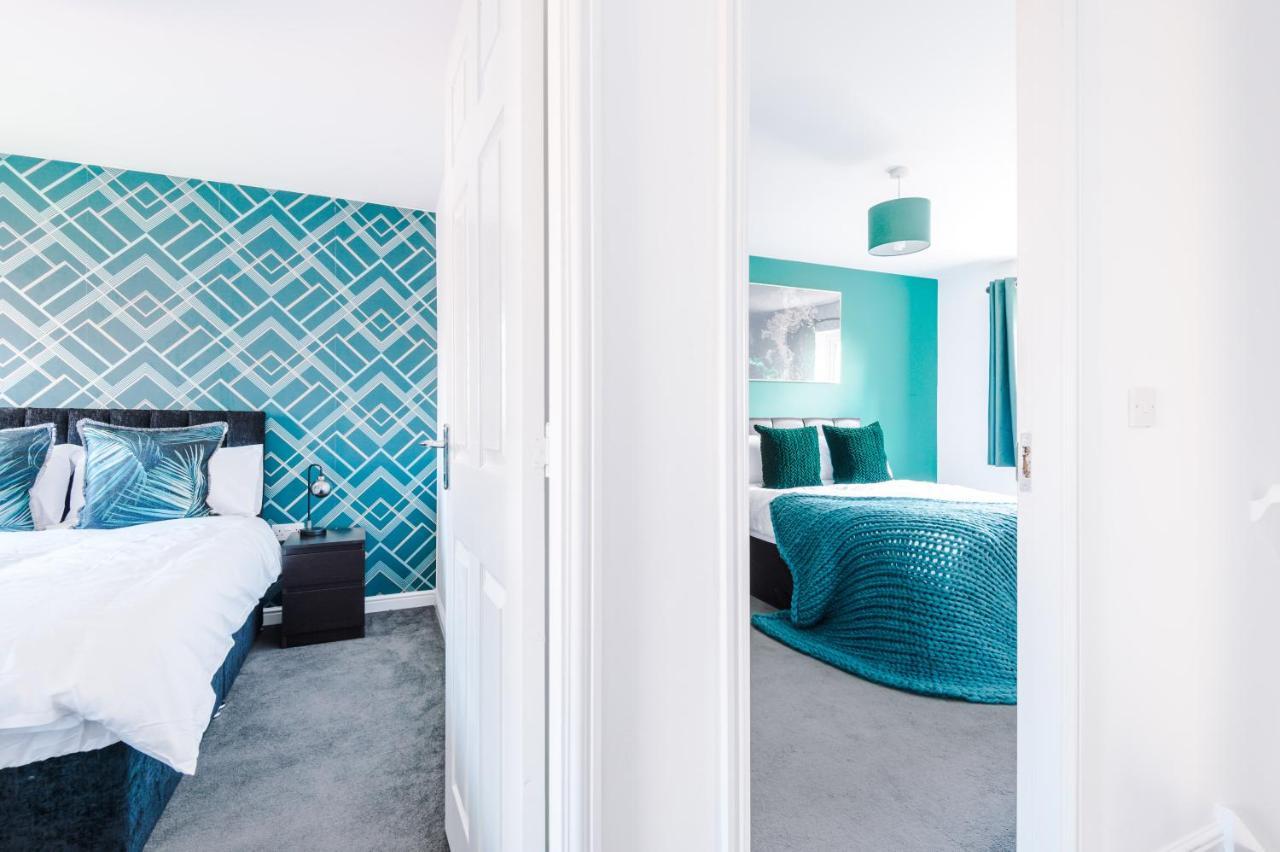 5 Bedroom House Hosted By Mcr Dens Holiday home