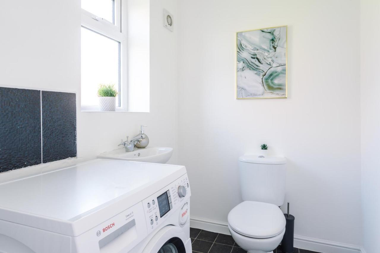 Holiday home 5 Bedroom House Hosted By Mcr Dens Manchester