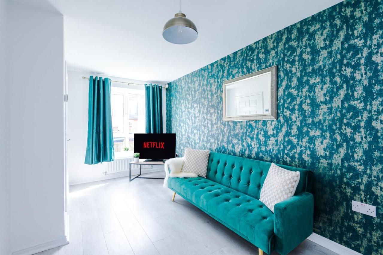 Holiday home 5 Bedroom House Hosted By Mcr Dens Manchester