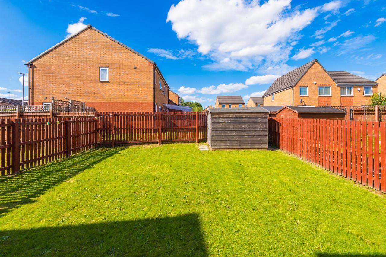 5 Bedroom House Hosted By Mcr Dens * Manchester