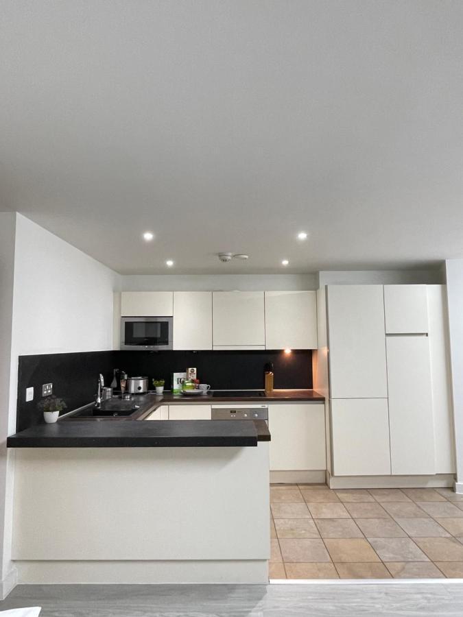 Wharf Premier - Free Private Parking Apartment Manchester