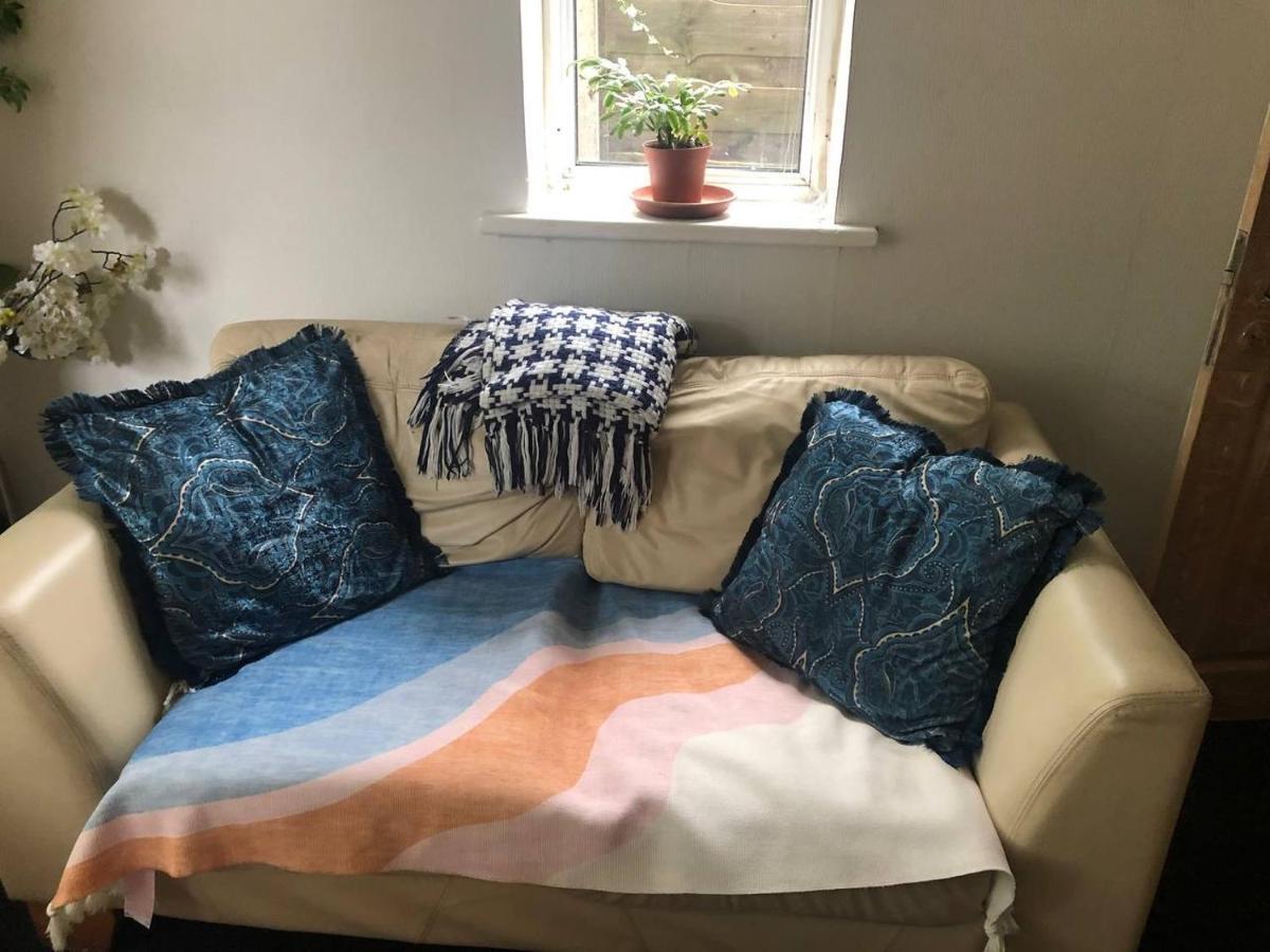 Private Studio Flat Great Location In Appartement